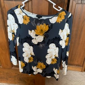 Ann Taylor, Long sleeve, scallop neck,spandex top